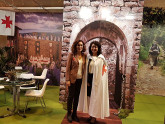 El presidente de la Junta y la Secretaria de Estado de Turismo visitan el stand de Ponferrada