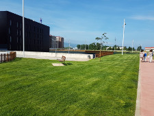 El Ayuntamiento transforma el entorno de la torre de La Rosaleda en una gran zona verde de recreo y ocio