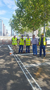 La brigada de obras repara y adecenta el aparcamiento público gratuito de la Avenida de La Libertad