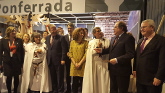 Juan Vicente Herrera visita el stand de Ponferrada en Fitur 2017